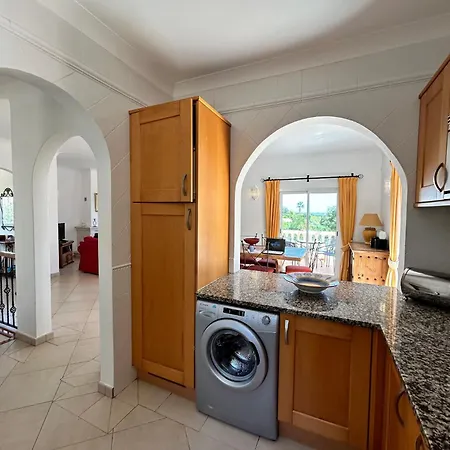 Villa Luxury 4 Bedroom Algarve With Private Pool *